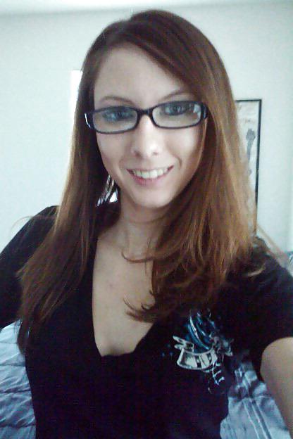25P Flirty Nerd Girl