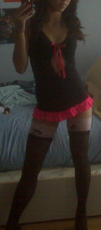 19P Asian Wifey Likes to Play