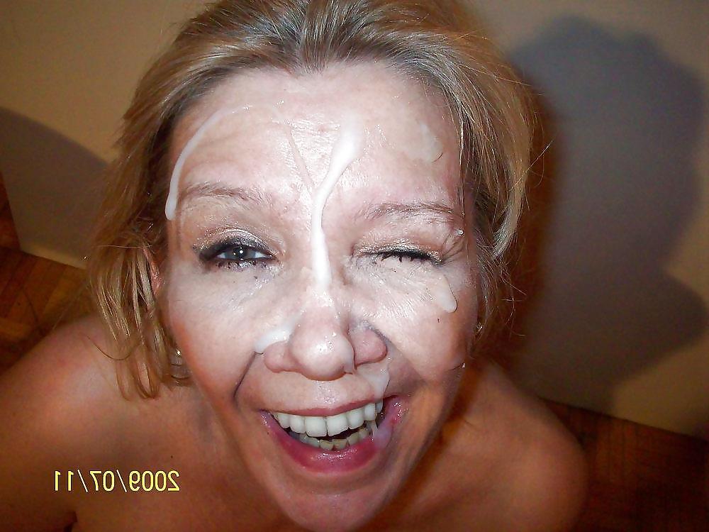 25P Mature sucking handjob cumslut