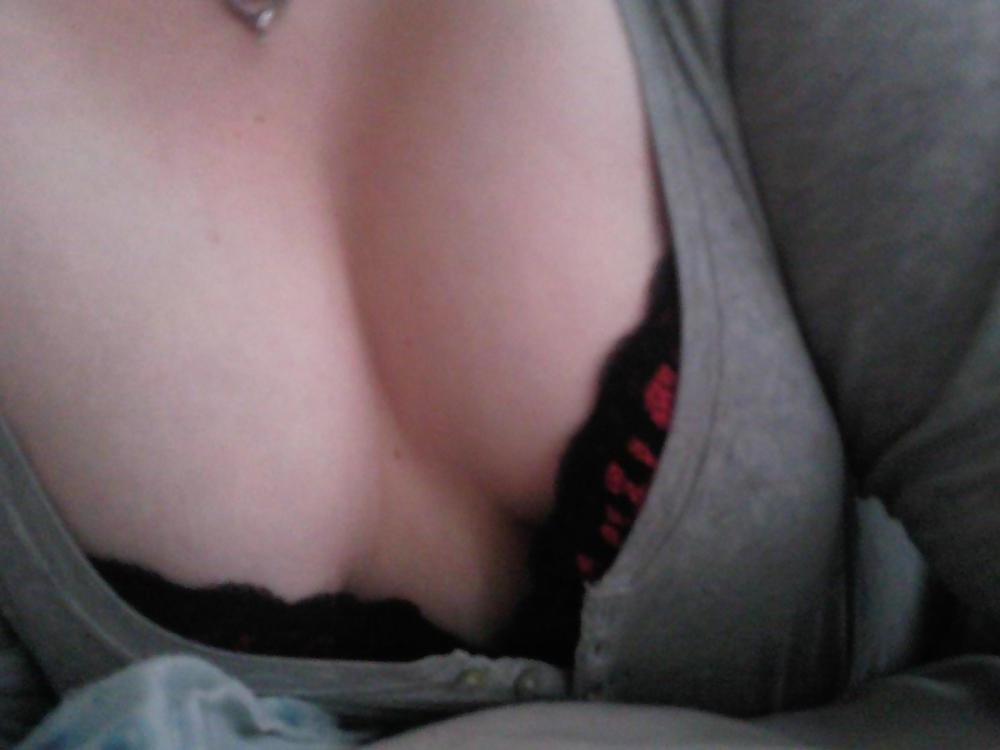 25P Tonya Feet Tits Ass