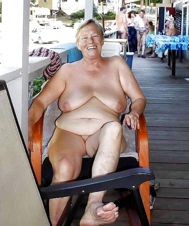 19P Busty women 286 (Grandma with saggys tits special)
