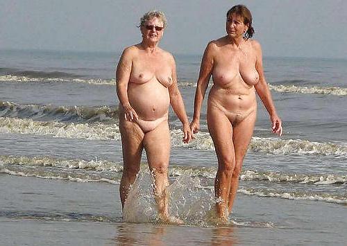 24P Grandma naked outdoor 01.