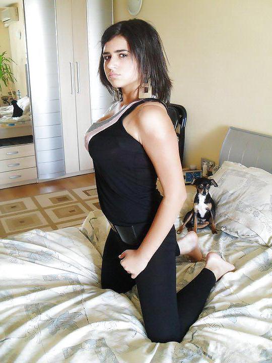 11P Turkish girl dunya