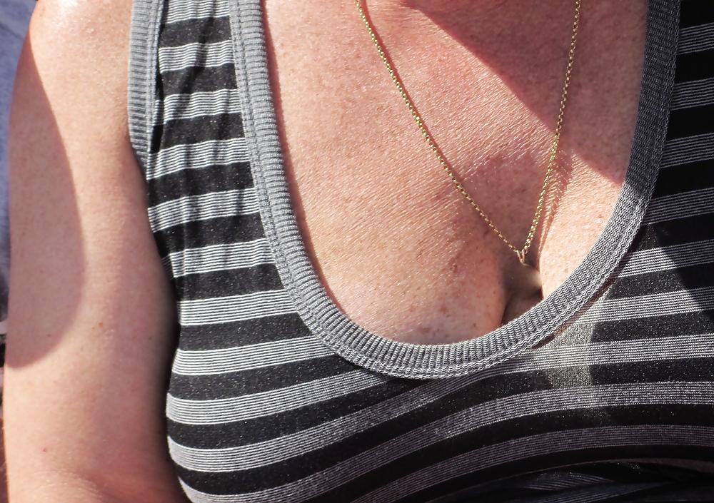 25P Michelle's amazing big tits and sexy cleavage...