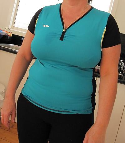 25P Michelle's amazing big tits and sexy cleavage...