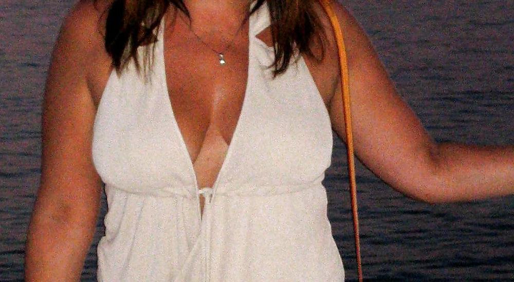 25P My sister's-in-law boobs and cleavage