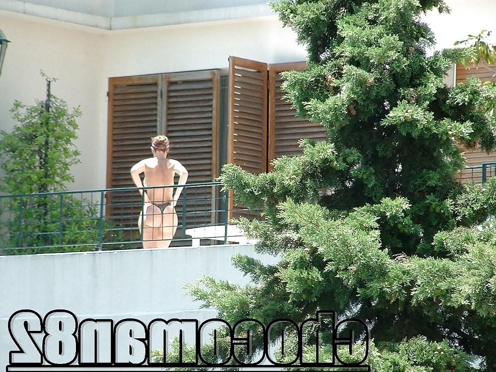5P My neighbor topless 