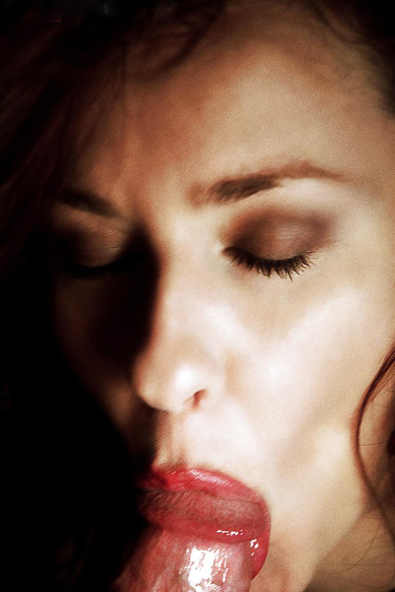 25P Beautiful And Red Hot Redhead