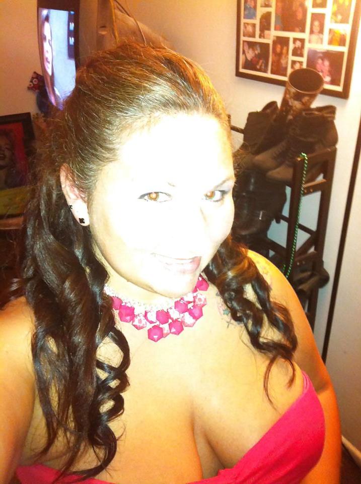 25P Misc. sexy teen cleavage