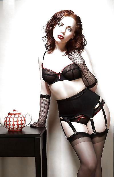 25P More classic stockings and heels
