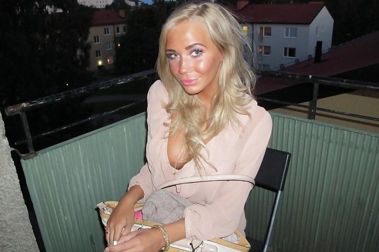 25P Smoking fetish chicks