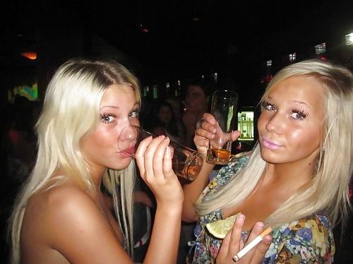 25P Smoking fetish chicks