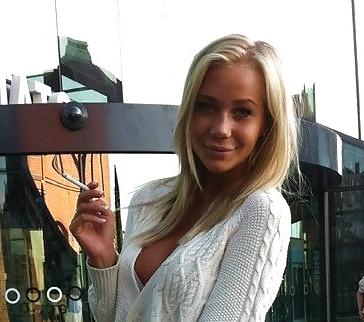 25P Smoking fetish chicks
