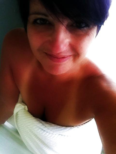 25P More Naughty Milf