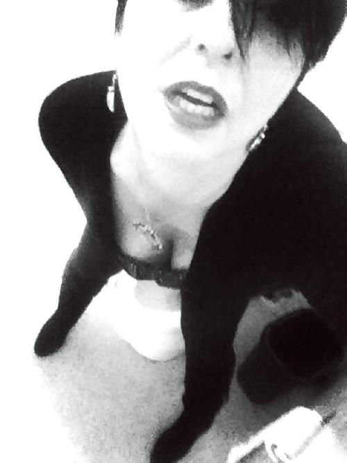 25P More Naughty Milf