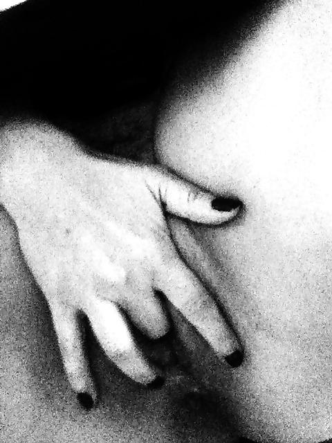 25P More Naughty Milf