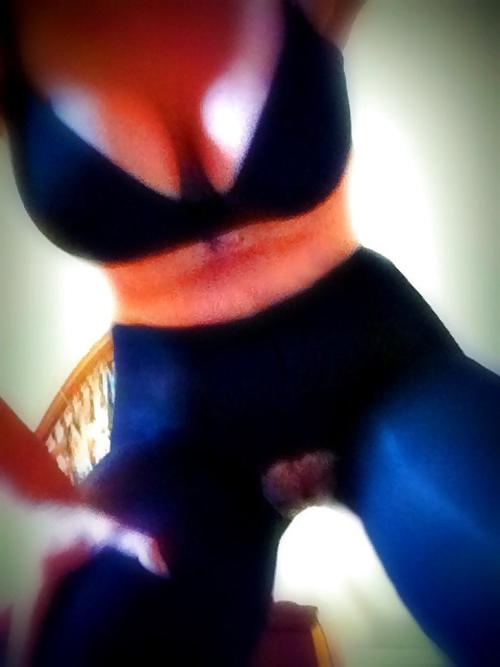 25P More Naughty Milf