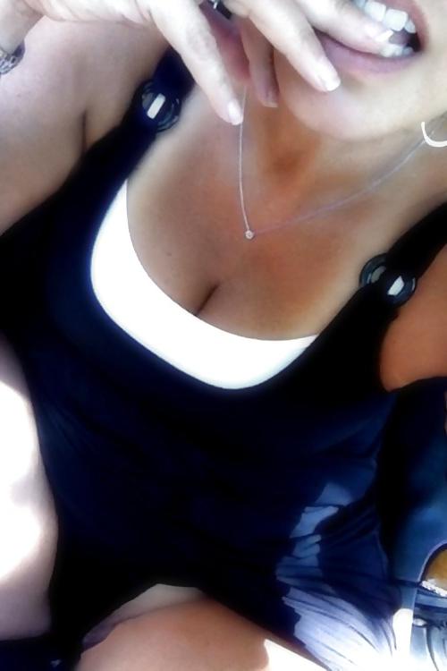 25P More Naughty Milf