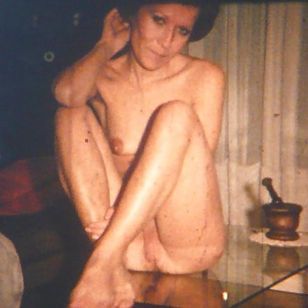 13P Classic Mature Housewife