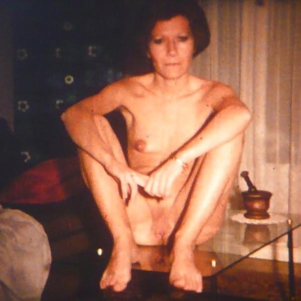 13P Classic Mature Housewife