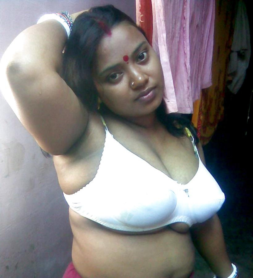 25P The Beauty of Indian MILF & BBW