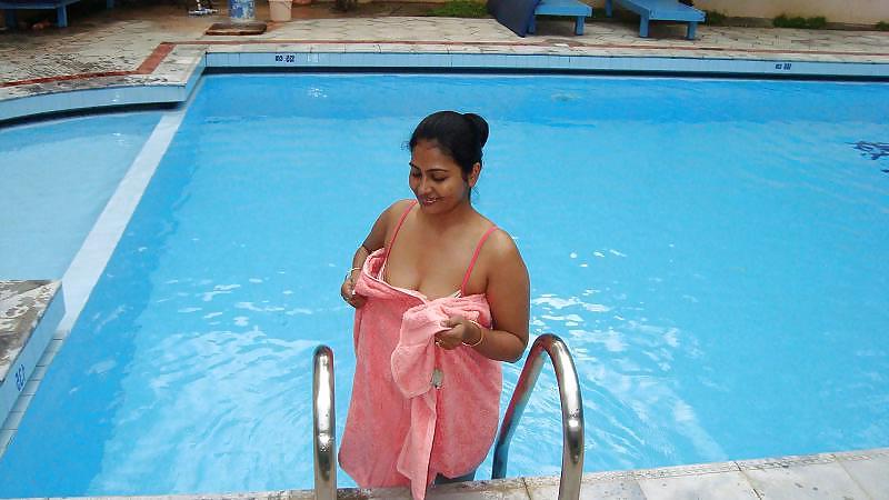 25P The Beauty of Indian MILF & BBW