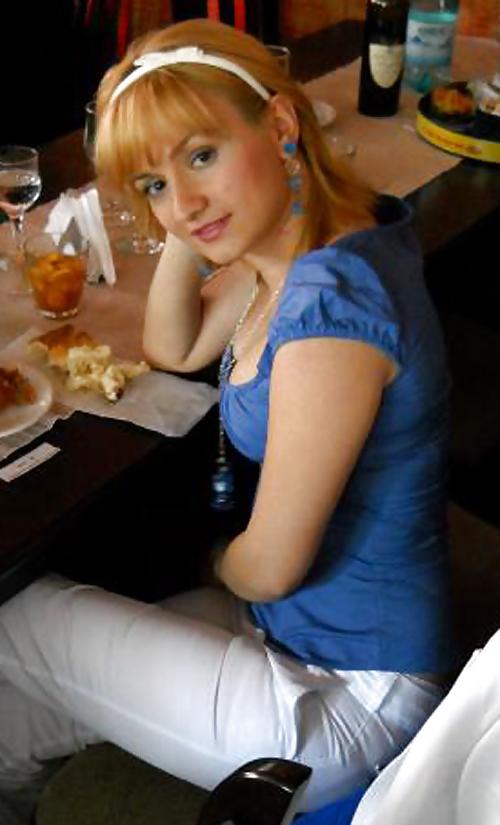 25P Downblouse - Cleavage 6