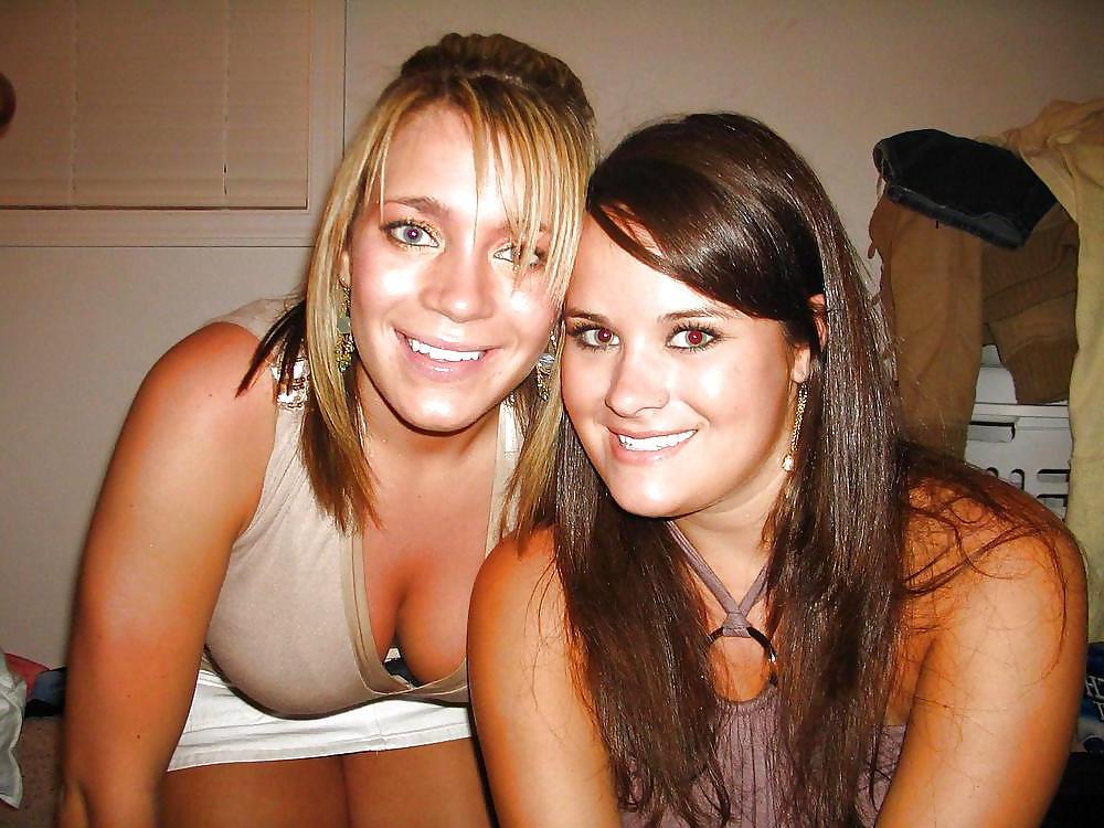 25P Downblouse - Cleavage 6