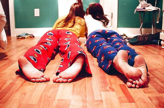 25P Foot fetish gallery 7