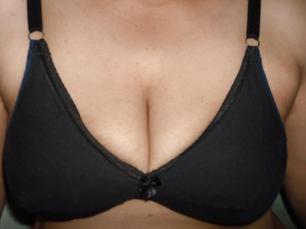 15P Myself 03 (cleavage show)