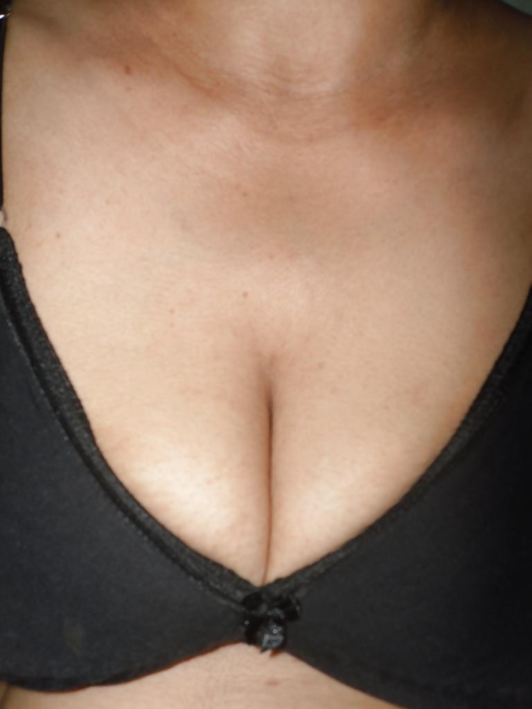 15P Myself 03 (cleavage show)