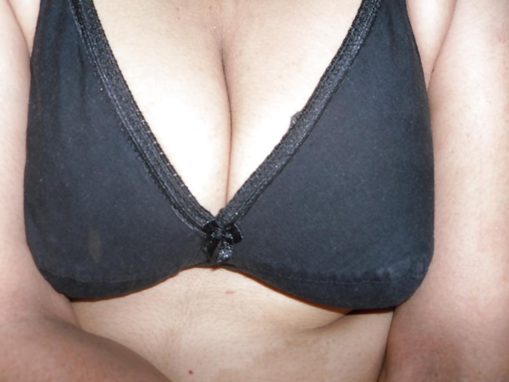 15P Myself 03 (cleavage show)