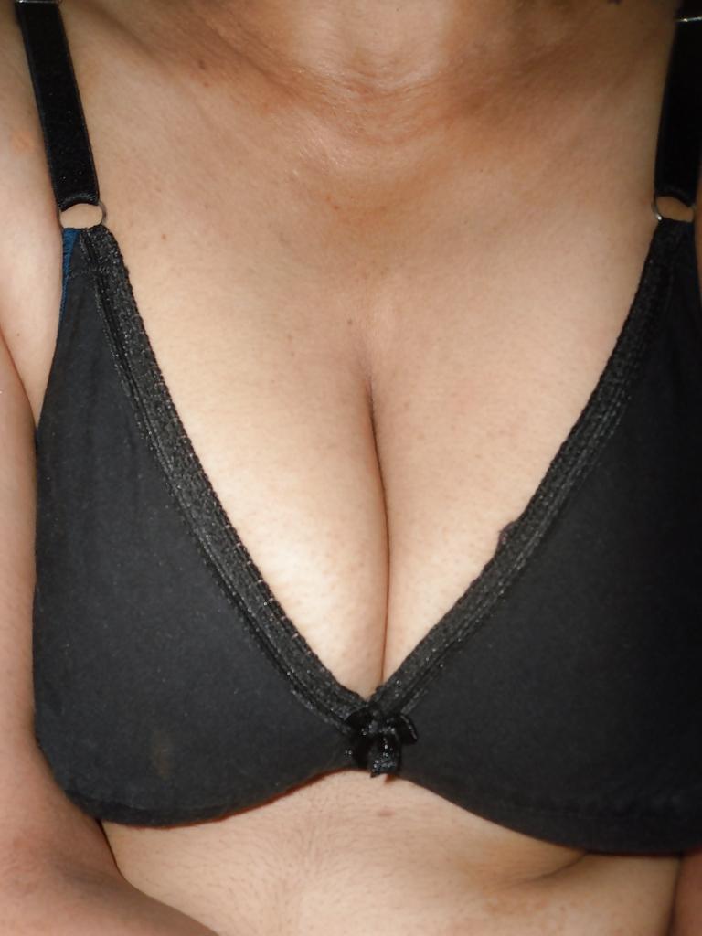 15P Myself 03 (cleavage show)