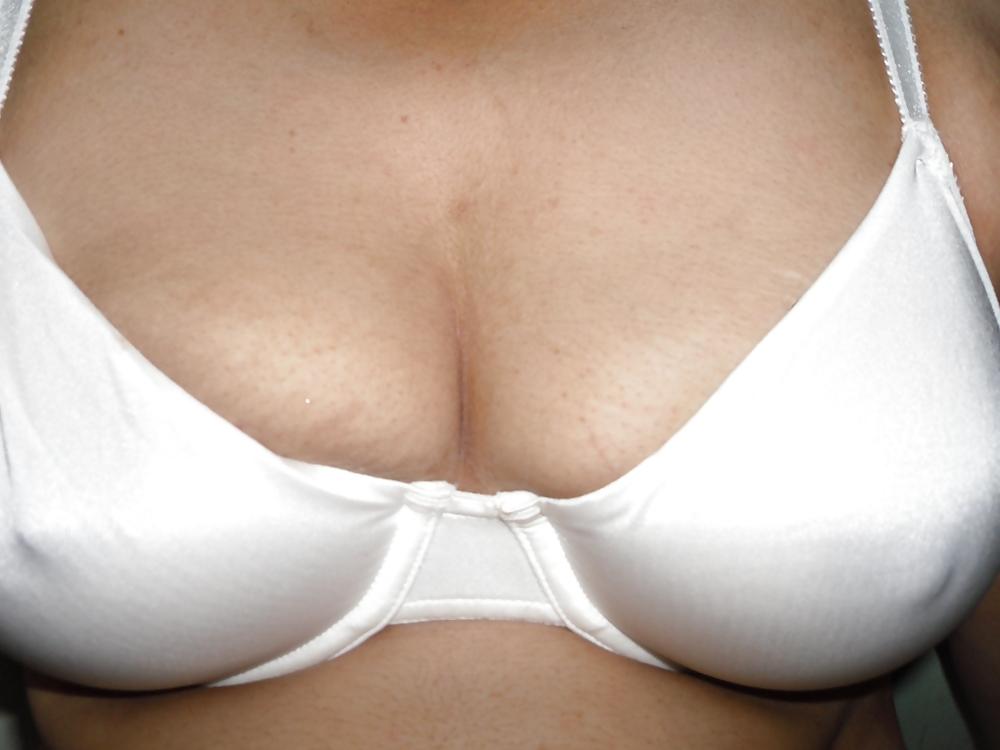 15P Myself 03 (cleavage show)