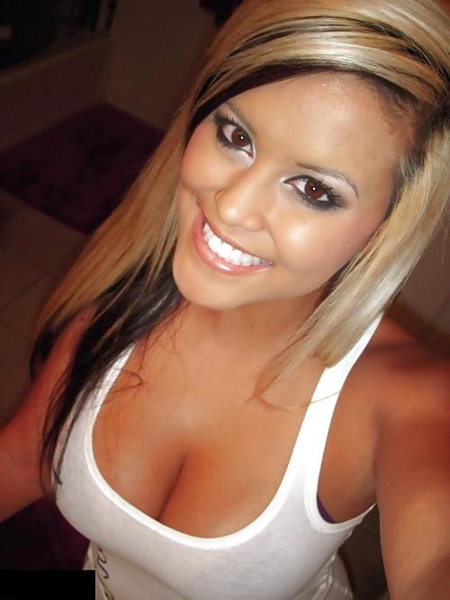 15P Sexy Cleavage 5