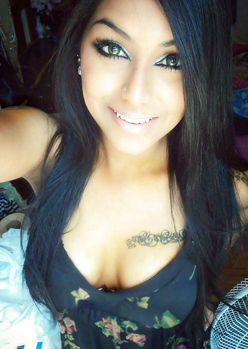 15P Sexy Cleavage 5
