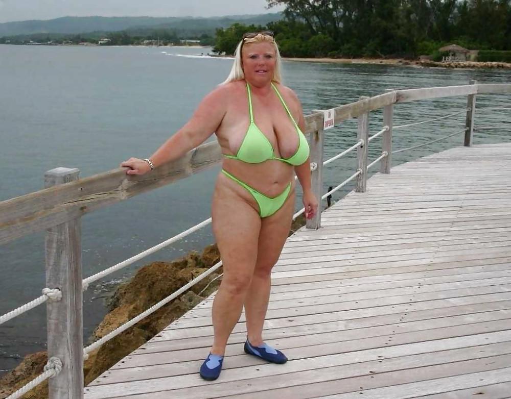 25P More BBW babes bursting out of bikinis
