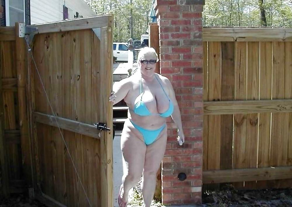 25P More BBW babes bursting out of bikinis