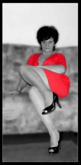 4P Mature marion in red