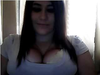 10P More Cleavage