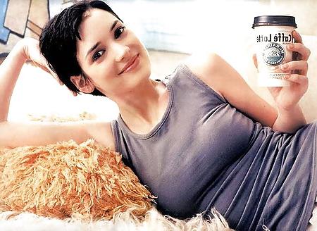 25P More celebs with short hair