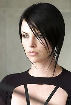 25P More celebs with short hair