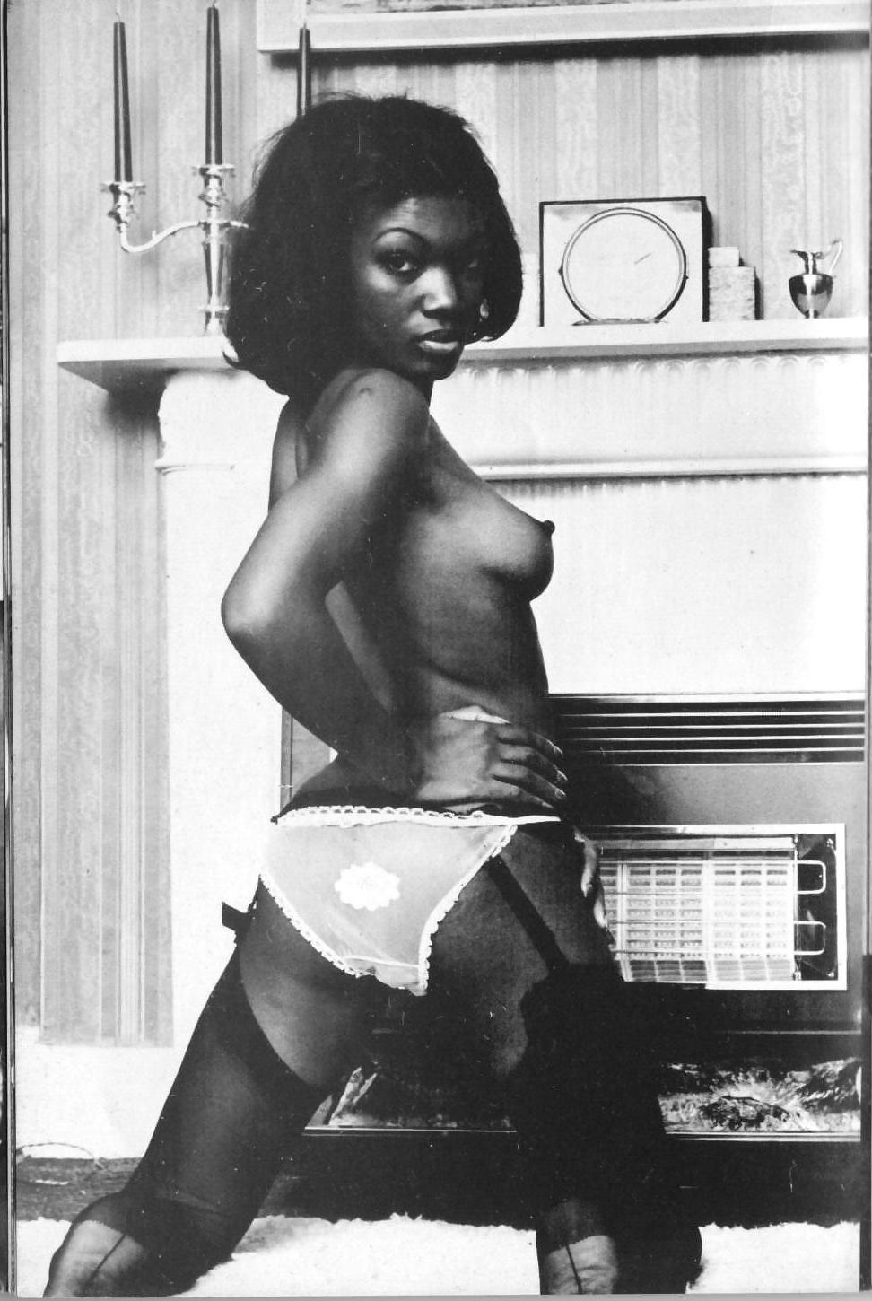 24P Vintage Amateur Black Woman