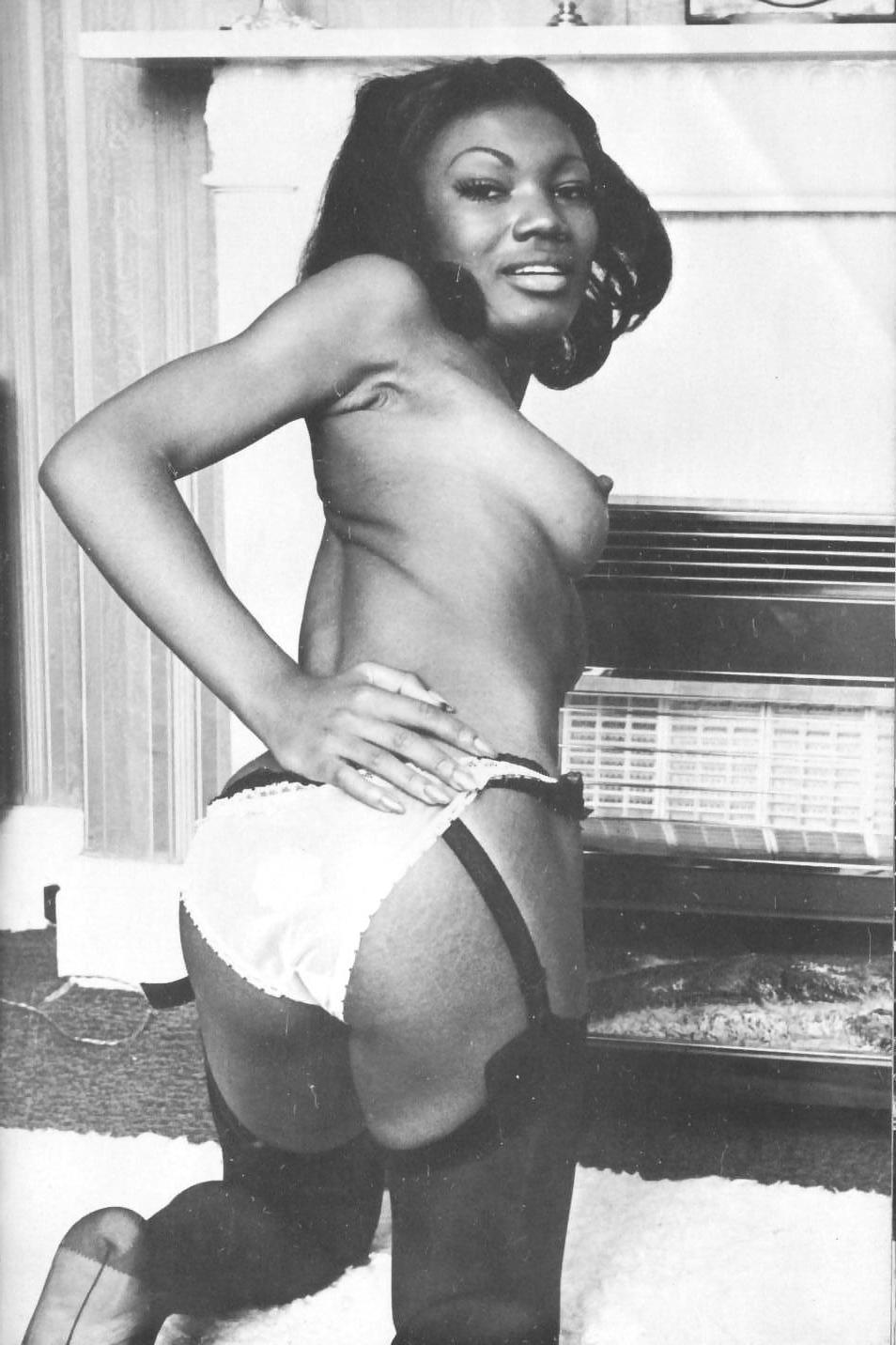 24P Vintage Amateur Black Woman