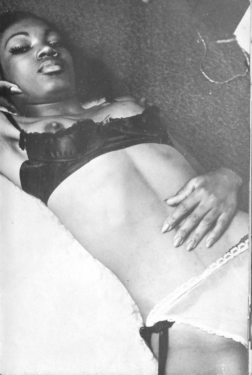 24P Vintage Amateur Black Woman