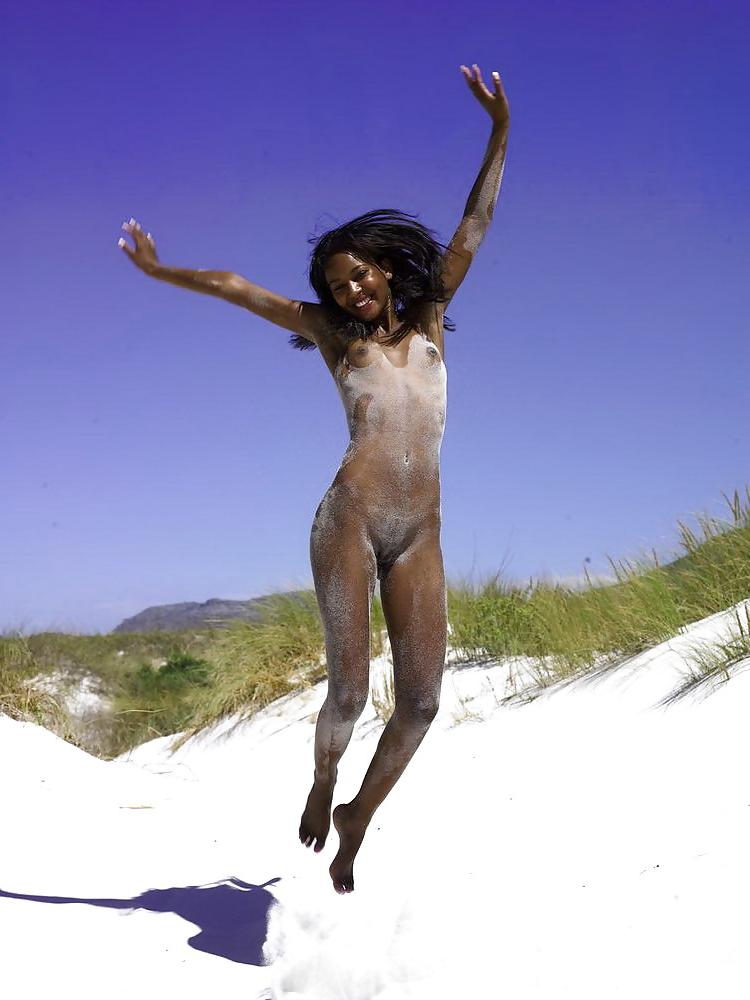 16P BLACK EROTICA 1