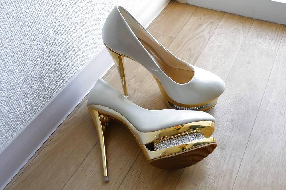 13P Sexy Korean pumps with gold heels on cock (1)