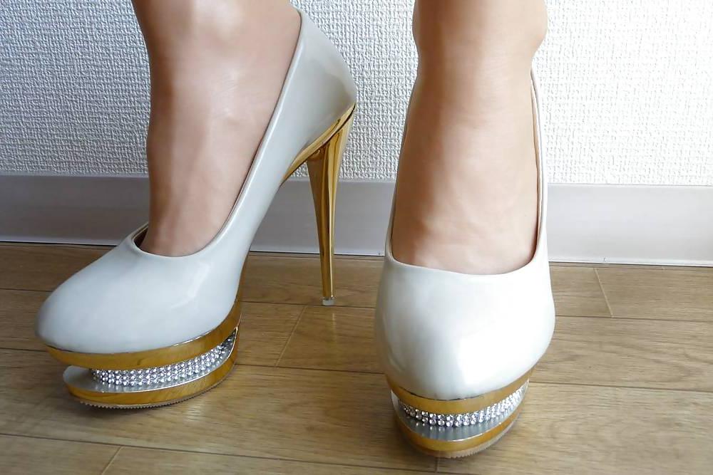 13P Sexy Korean pumps with gold heels on cock (1)