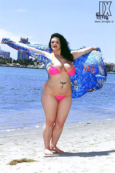 25P BBW Bikini Pics