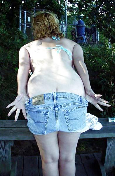 25P Crystal posing in public
